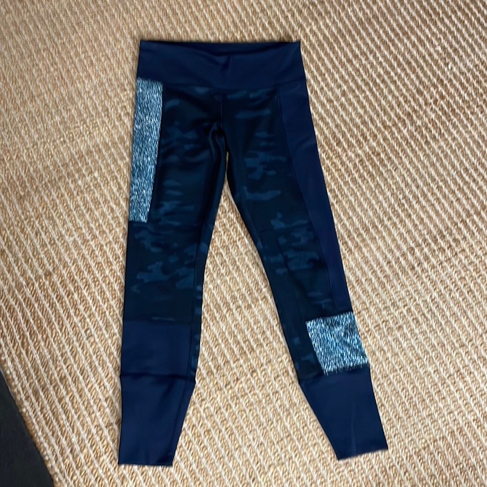 Blue camo lululemon leggings size 6